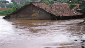 Banjir merendam rumah tinggal