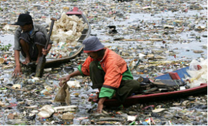 Sampah di sungai bisa membuat banjir